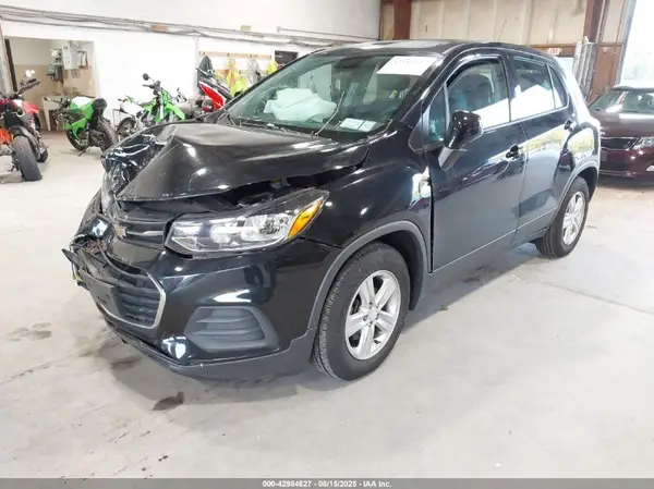 3GNCJKSBXKL334716 2019 CHEVROLET TRAX - Image 2