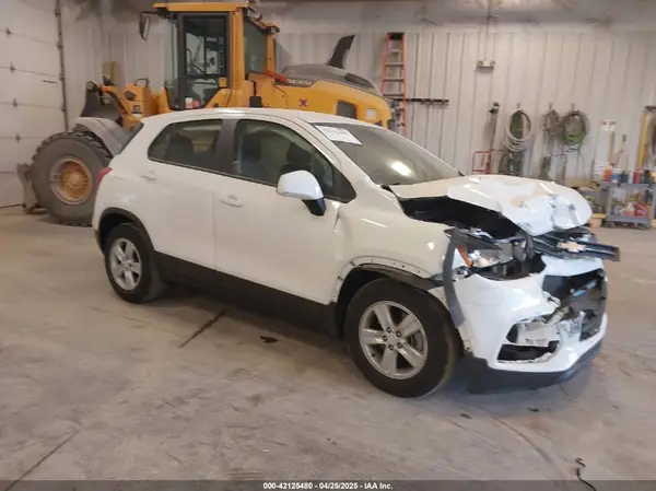 3GNCJKSBXKL339026 2019 CHEVROLET TRAX - Image 1