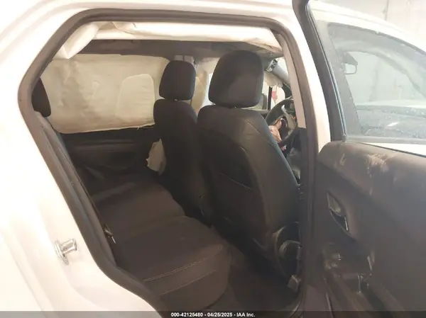 3GNCJKSBXKL339026 2019 CHEVROLET TRAX - Image 8