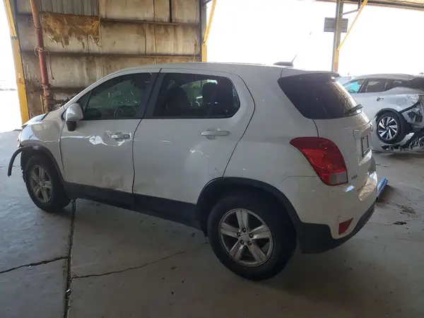 3GNCJKSBXKL357462 2019 CHEVROLET TRAX - Image 2