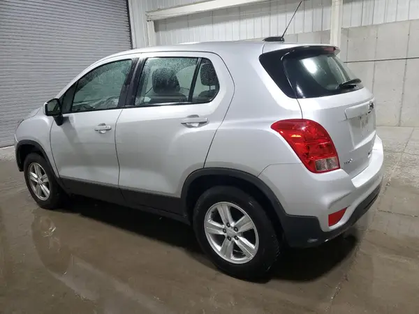 3GNCJKSBXKL369286 2019 CHEVROLET TRAX - Image 2