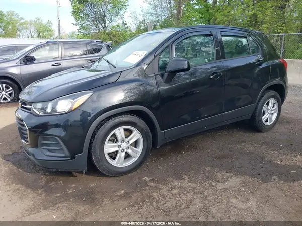 3GNCJKSBXKL369384 2019 CHEVROLET TRAX - Image 2