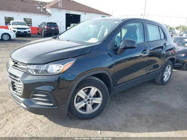 3GNCJKSBXKL375492 2019 CHEVROLET TRAX - Image 2
