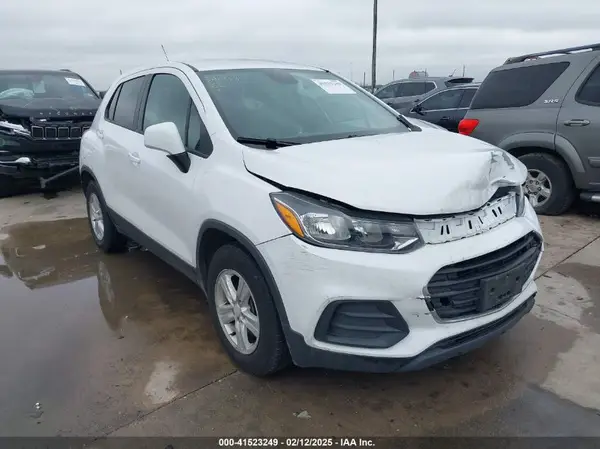 3GNCJKSBXKL380580 2019 CHEVROLET TRAX - Image 1