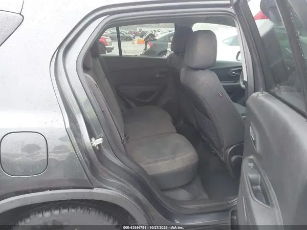 3GNCJKSBXKL382944 2019 CHEVROLET TRAX - Image 8