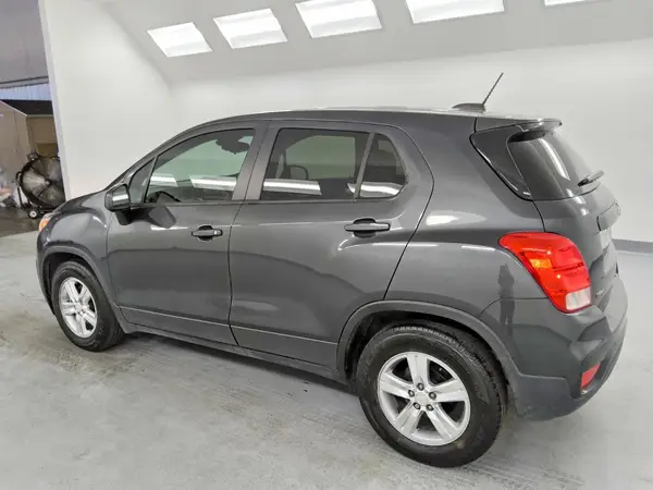 3GNCJKSBXKL387822 2019 CHEVROLET TRAX - Image 2