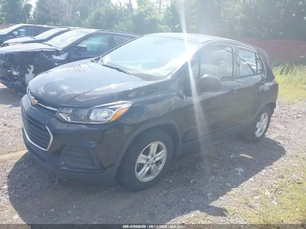 3GNCJKSBXKL397024 2019 CHEVROLET TRAX - Image 2