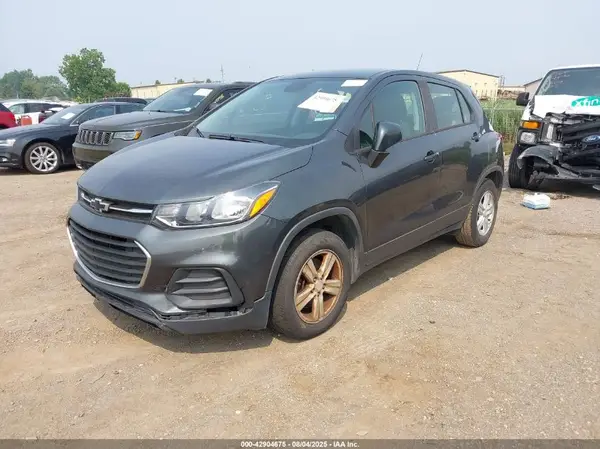 3GNCJKSBXKL397153 2019 CHEVROLET TRAX - Image 2