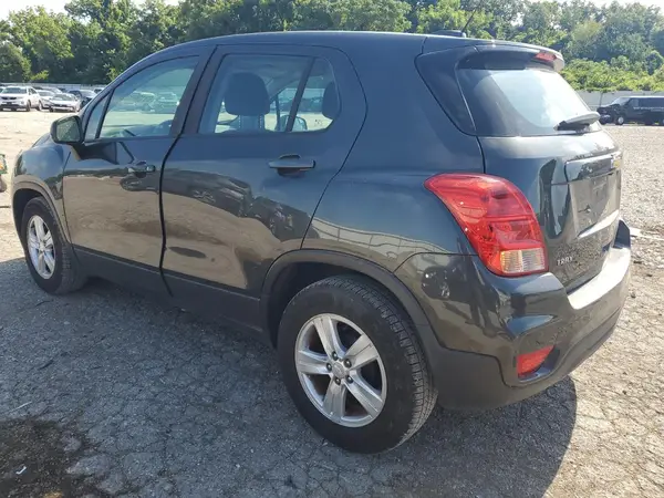 3GNCJKSBXKL399551 2019 CHEVROLET TRAX - Image 2