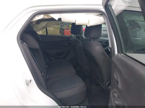 3GNCJKSBXKL400889 2019 CHEVROLET TRAX - Image 8