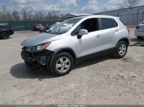 3GNCJKSBXKL404019 2019 CHEVROLET TRAX - Image 2