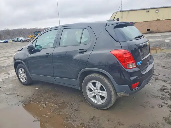 3GNCJKSBXKL405705 2019 CHEVROLET TRAX - Image 2