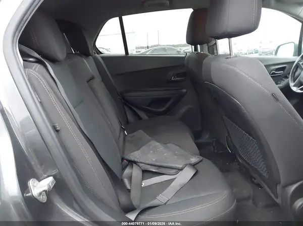 3GNCJKSBXLL110671 2020 CHEVROLET TRAX - Image 8