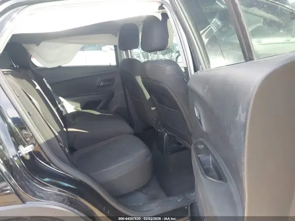 3GNCJKSBXLL110931 2020 CHEVROLET TRAX - Image 8