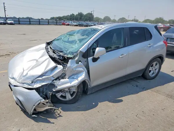 3GNCJKSBXLL112260 2020 CHEVROLET TRAX - Image 1