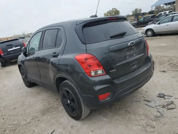 3GNCJKSBXLL117703 2020 CHEVROLET TRAX - Image 2
