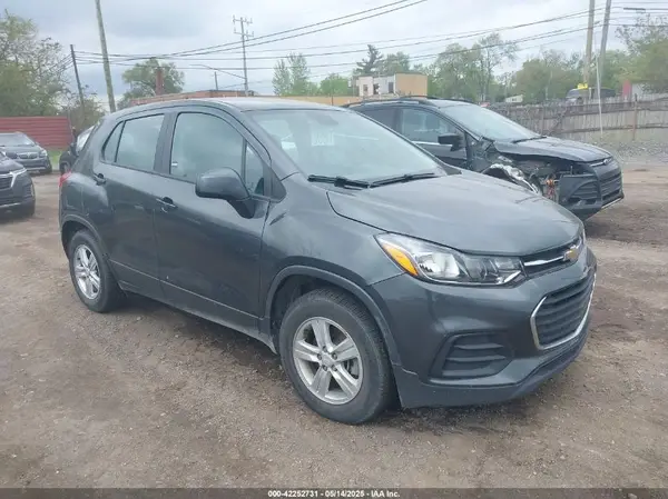 3GNCJKSBXLL128281 2020 CHEVROLET TRAX - Image 1