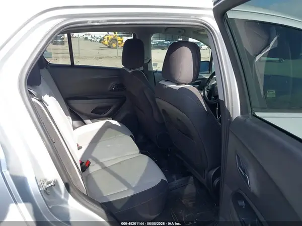 3GNCJKSBXLL137336 2020 CHEVROLET TRAX - Image 8