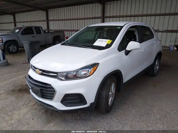 3GNCJKSBXLL140222 2020 CHEVROLET TRAX - Image 2