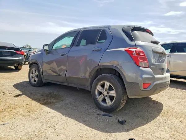 3GNCJKSBXLL147879 2020 CHEVROLET TRAX - Image 2