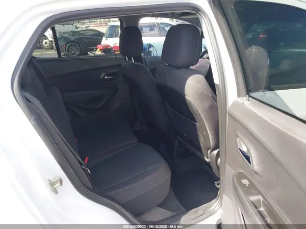3GNCJKSBXLL157361 2020 CHEVROLET TRAX - Image 8