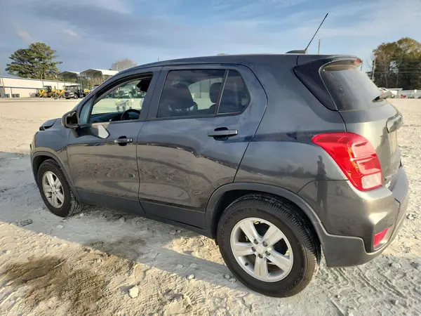 3GNCJKSBXLL160986 2020 CHEVROLET TRAX - Image 2