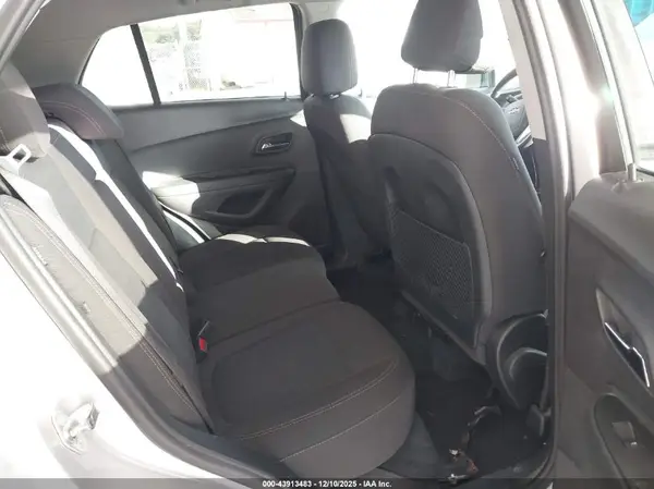 3GNCJKSBXLL164679 2020 CHEVROLET TRAX - Image 8