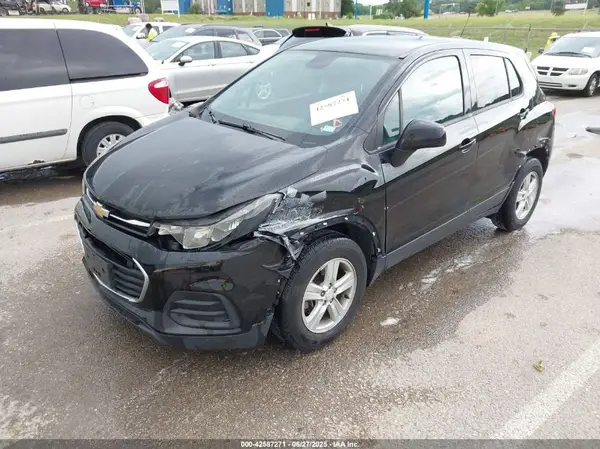 3GNCJKSBXLL167257 2020 CHEVROLET TRAX - Image 2