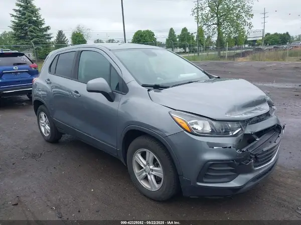 3GNCJKSBXLL175343 2020 CHEVROLET TRAX - Image 1