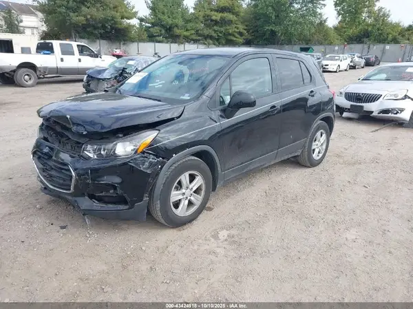 3GNCJKSBXLL178873 2020 CHEVROLET TRAX - Image 2