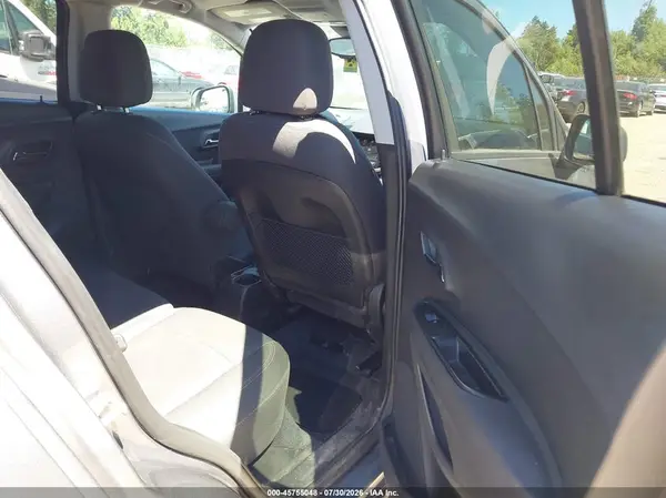3GNCJKSBXLL188996 2020 CHEVROLET TRAX - Image 8