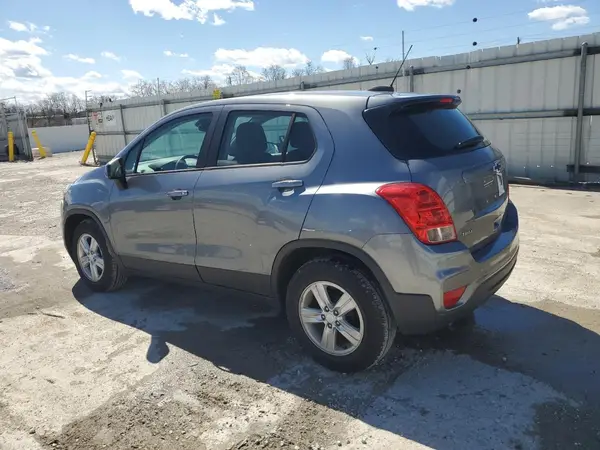 3GNCJKSBXLL189467 2020 CHEVROLET TRAX - Image 2