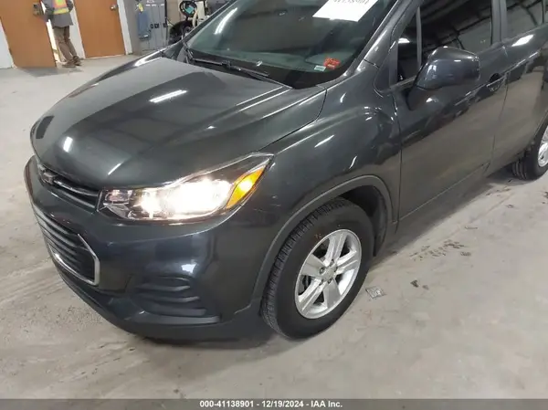 3GNCJKSBXLL192871 2020 CHEVROLET TRAX - Image 2
