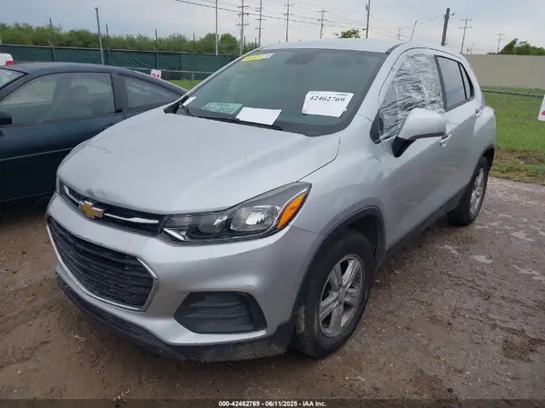 3GNCJKSBXLL202265 2020 CHEVROLET TRAX - Image 2
