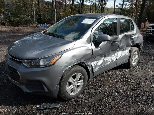 3GNCJKSBXLL203366 2020 CHEVROLET TRAX - Image 2