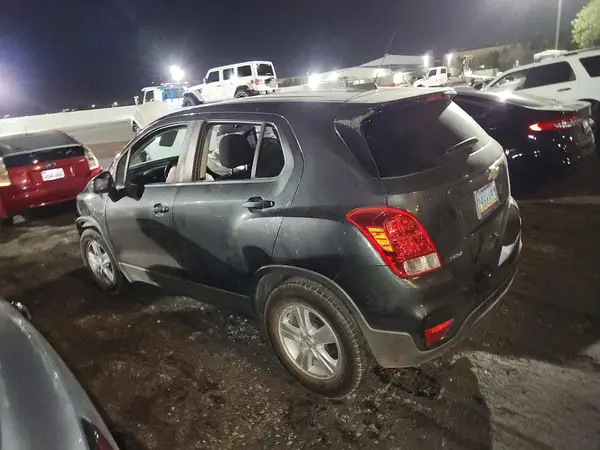 3GNCJKSBXLL205814 2020 CHEVROLET TRAX - Image 2