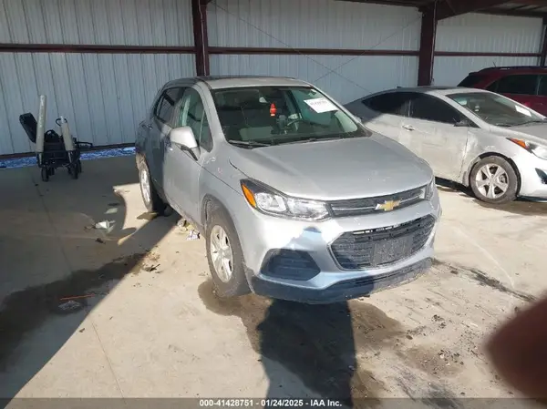 3GNCJKSBXLL206798 2020 CHEVROLET TRAX - Image 1
