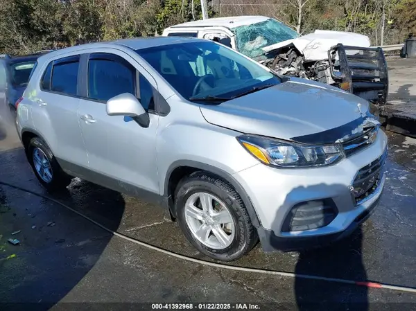 3GNCJKSBXLL209698 2020 CHEVROLET TRAX - Image 1