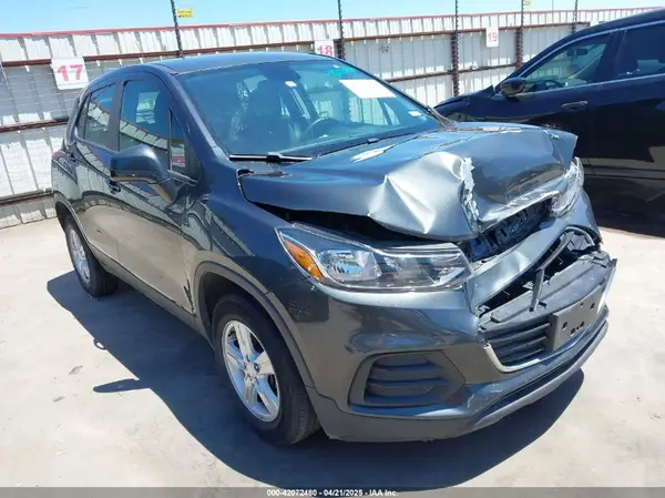 3GNCJKSBXLL222340 2020 CHEVROLET TRAX - Image 1