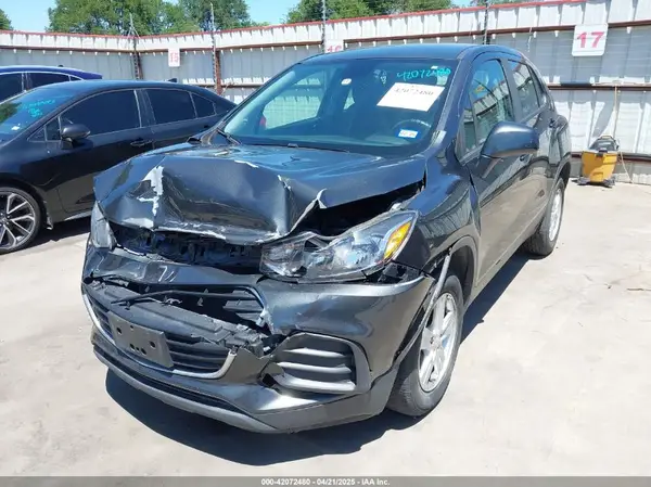 3GNCJKSBXLL222340 2020 CHEVROLET TRAX - Image 2