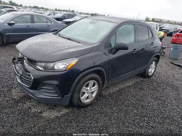 3GNCJKSBXLL227702 2020 CHEVROLET TRAX - Image 2