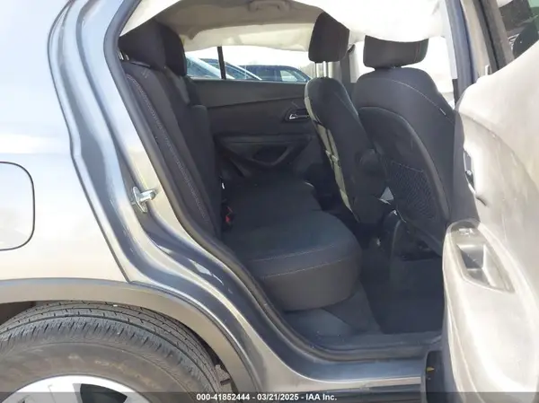 3GNCJKSBXLL230292 2020 CHEVROLET TRAX - Image 8