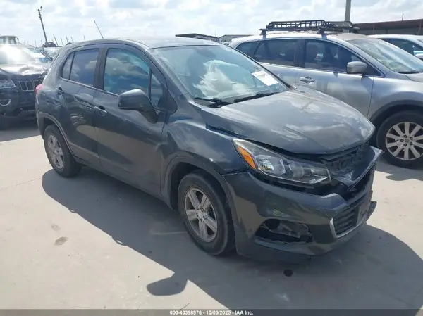 3GNCJKSBXLL241552 2020 CHEVROLET TRAX - Image 1