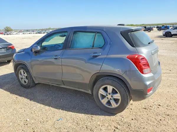 3GNCJKSBXLL256598 2020 CHEVROLET TRAX - Image 2