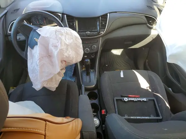 3GNCJKSBXLL256598 2020 CHEVROLET TRAX - Image 8