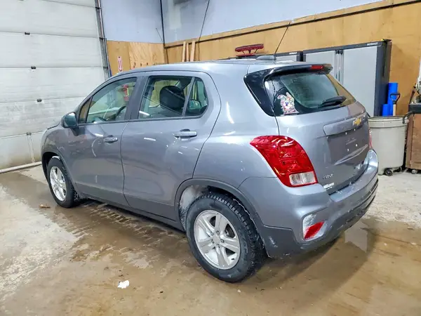 3GNCJKSBXLL258724 2020 CHEVROLET TRAX - Image 2