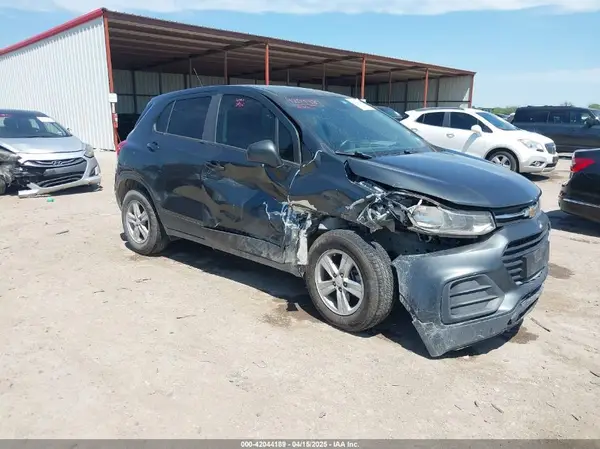 3GNCJKSBXLL260487 2020 CHEVROLET TRAX - Image 1