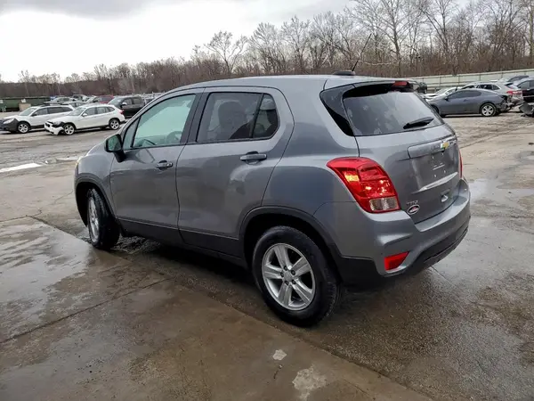 3GNCJKSBXLL268721 2020 CHEVROLET TRAX - Image 2