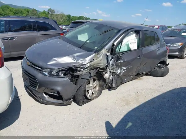3GNCJKSBXLL286037 2020 CHEVROLET TRAX - Image 2