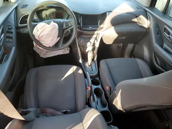 3GNCJKSBXLL289939 2020 CHEVROLET TRAX - Image 8